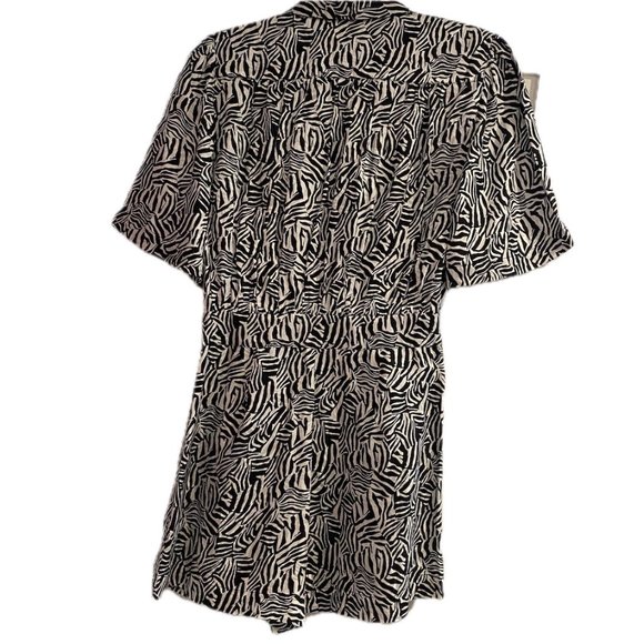 Michael Kors Button-upRomper Zip Shorts Flutter Sleeve Black White Pattern  Sz 2 - Picture 5 of 6